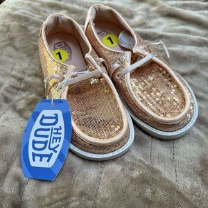 Hey Dude Wendy Youth Disco Sequin Blush Size J1 (size 1) NWT